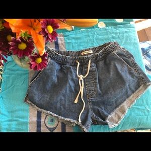 Billabong Jean cut off drawstring shorts